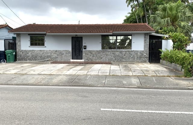 3410 SW 87th Ave - 3410 Southwest 87th Avenue, Westchester, FL 33165