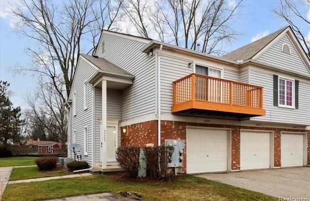 37447 STONEGATE Circle - 37447 Stonegate Circle, Macomb County, MI 48036