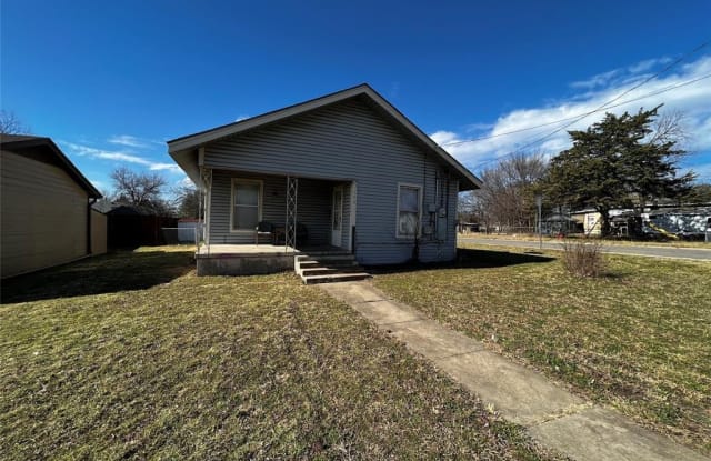 126 N Burdette Avenue - 126 North Burdette Avenue, Sherman, TX 75090