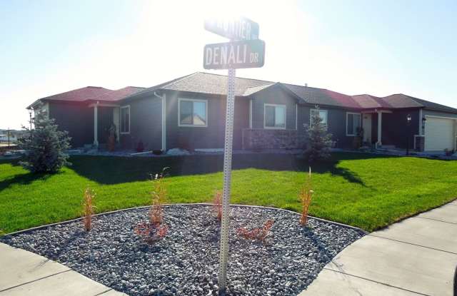 4 Bedroom Townhome in River Pointe Subdivison