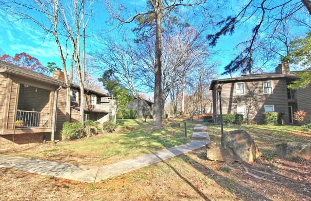 2 Bedroom Condo in Heart of SouthPark!!