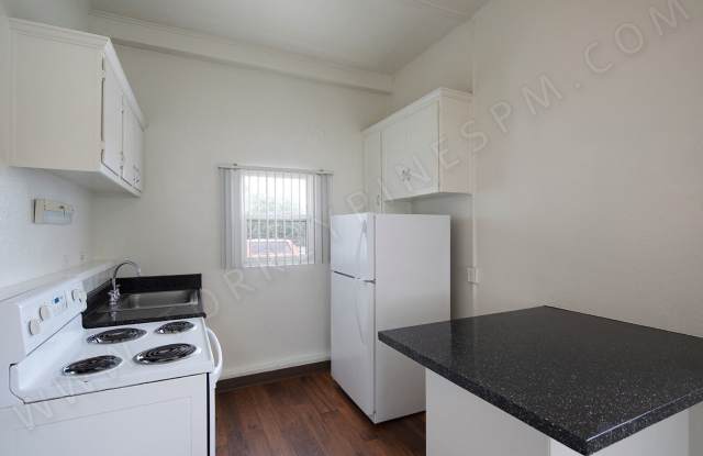 North PB/Bird Rock 1 Br Across the Street from Tourmaline Beach!