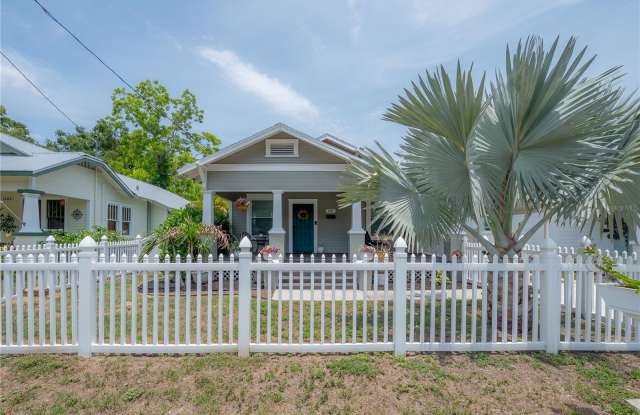 Photo of 1010 E CURTIS STREET