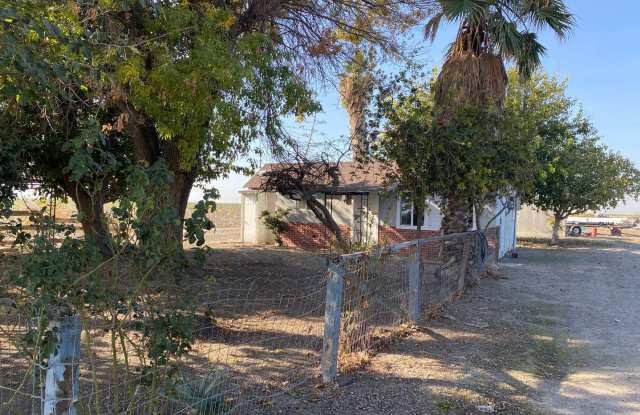 3 bedroom 1 bath Country Home for Rent! - 13749 Palm Avenue, Merced County, CA 93620