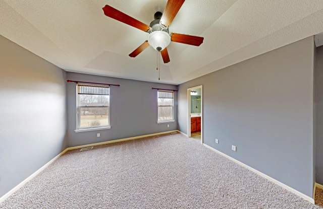 1908 South Osage StreetBEDROOM 2B - Master - 679462https://livehomeroom.com/212