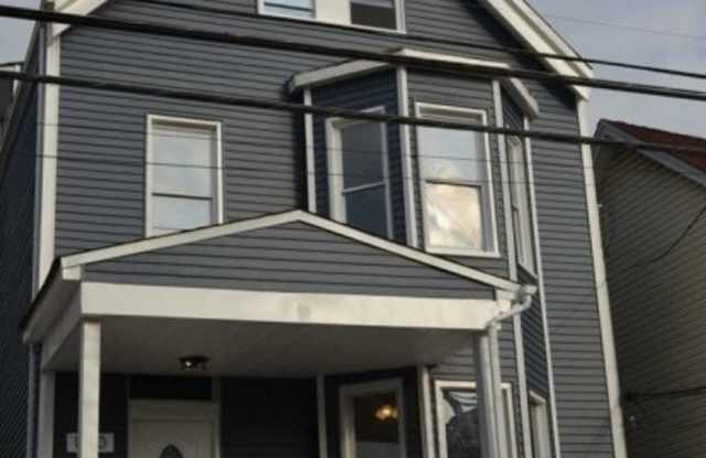 130 Chestnut St