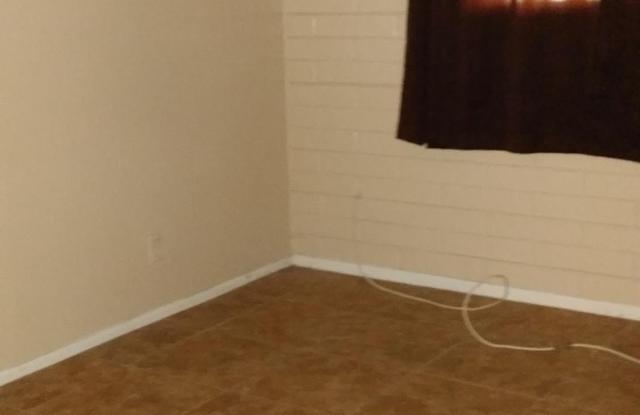 1960 E DON CARLOS Avenue