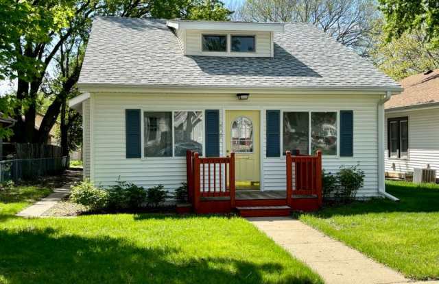 3 Bedroom 2 Bath House in Morningside