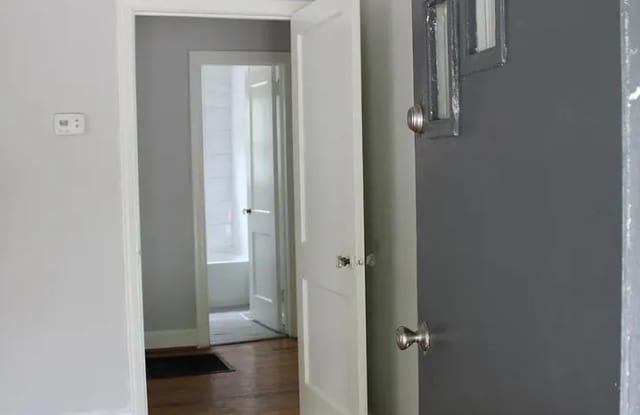 Discover comfort and convenience in a prime Columbia location!