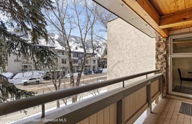 600 E Main Street unit: #310