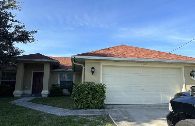 Photo of 2901 33 St SW