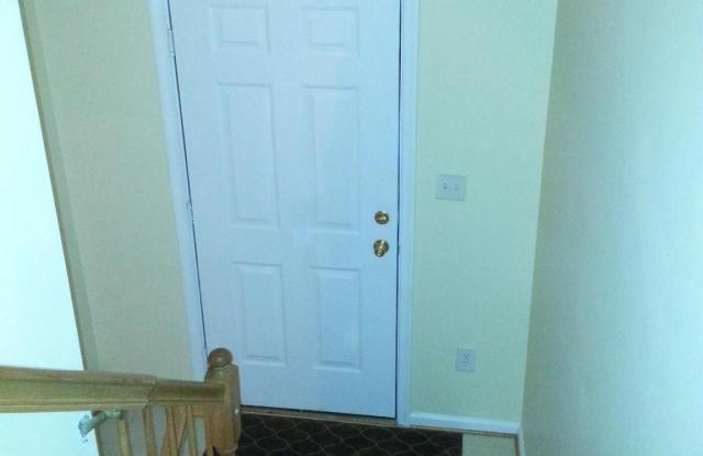 Photo of 2060 UNIVERSITY Boulevard W