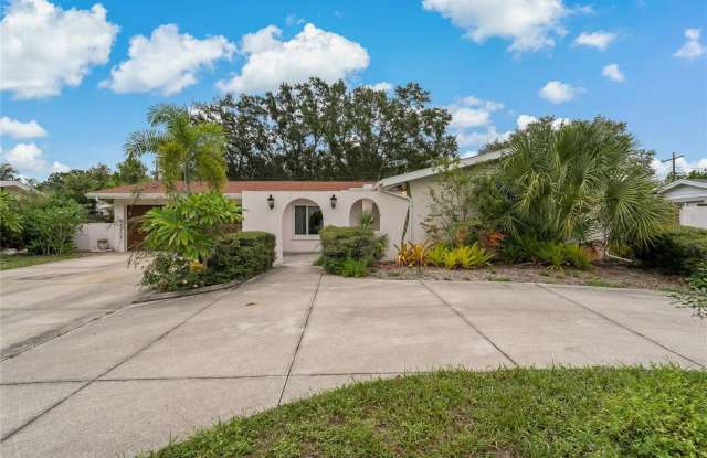 3415 FAIR OAKS PLACE