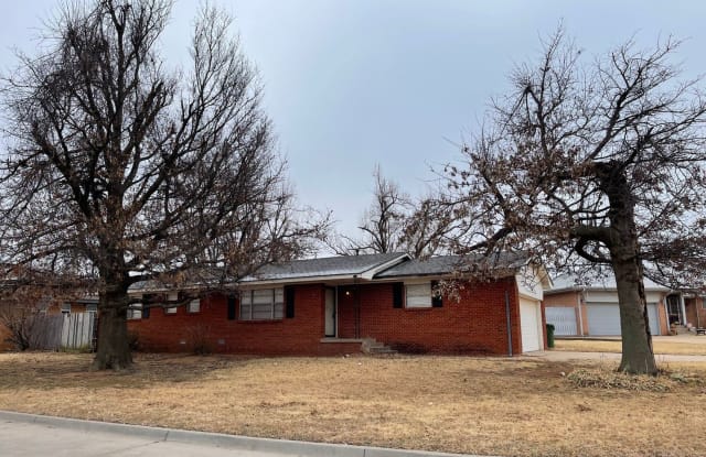 214 Yukon Ave - 214 Yukon Avenue, Yukon, OK 73099