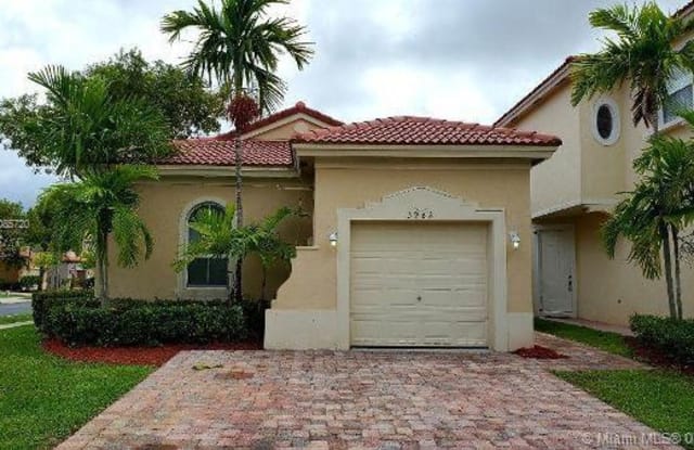 3982 NE 13th Dr - 3982 NE 13th Dr, Homestead, FL 33033