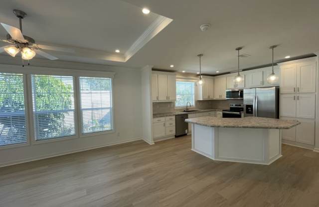 966 Montego Avenue, #461