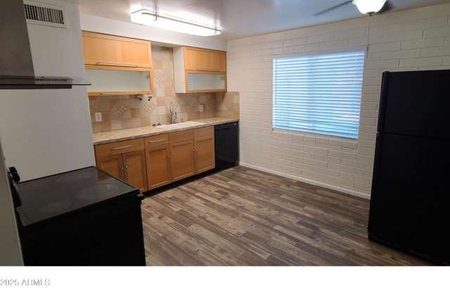 11334 W DULUTH Avenue