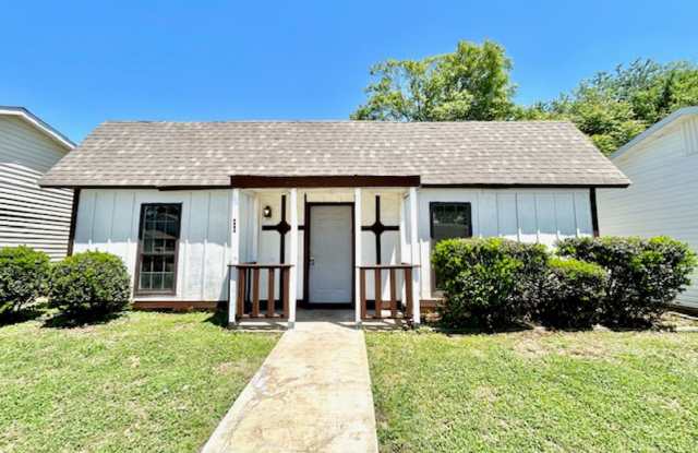 SPACIOUS 3 BEDROOM, 2 BATH HOME FOR RENT – $1,500/MONTH!