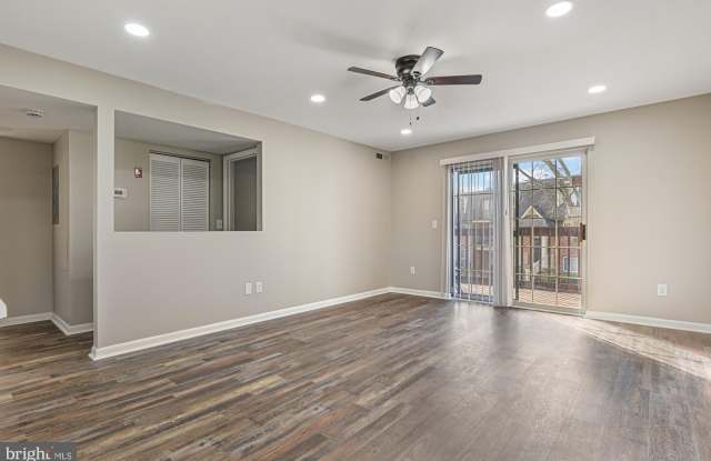 102 N CAROLINE Place unit: 203