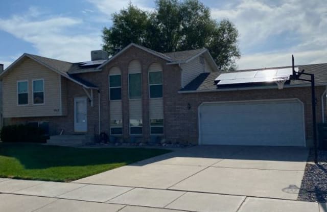 5465 S3800 W - 5465 S 3800 W, Roy, UT 84067