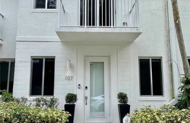 2621 NE 212th Ter