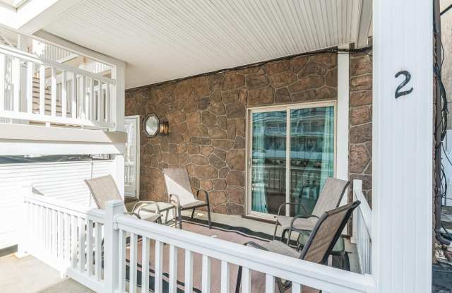 9609 Pacific Ave Ave