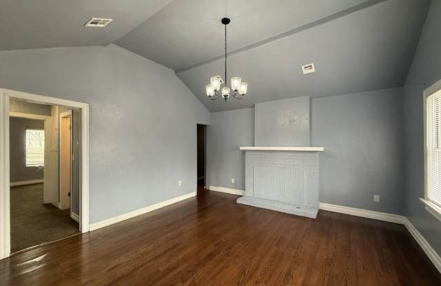 1832 Northwest 33rd Street