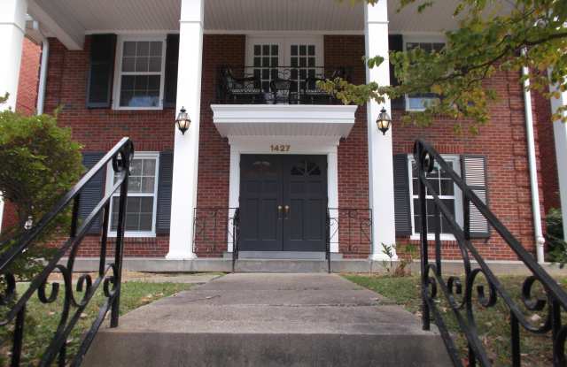 1427 Everett Ave