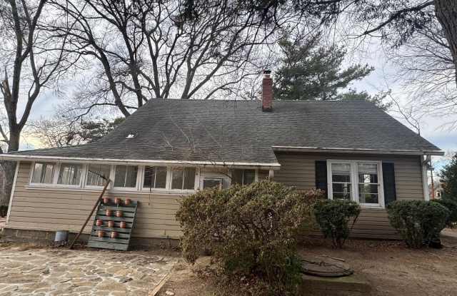 491 N LATHAM Street N