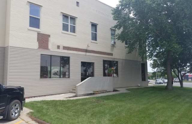 820 W 8th Street - 820 W 8th St, Carroll, IA 51401