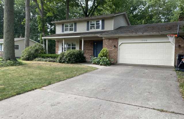 1008 Forest Hills Drive