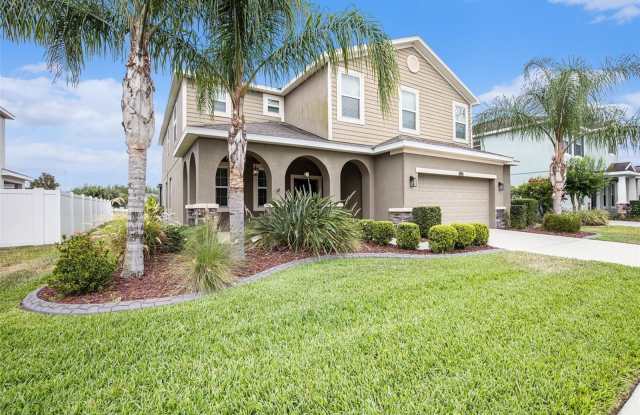 12318 FAIRLAWN DRIVE