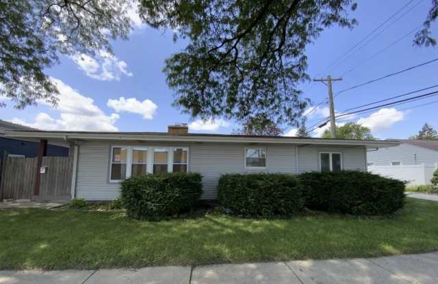 4642 S Hawthorne Avenue