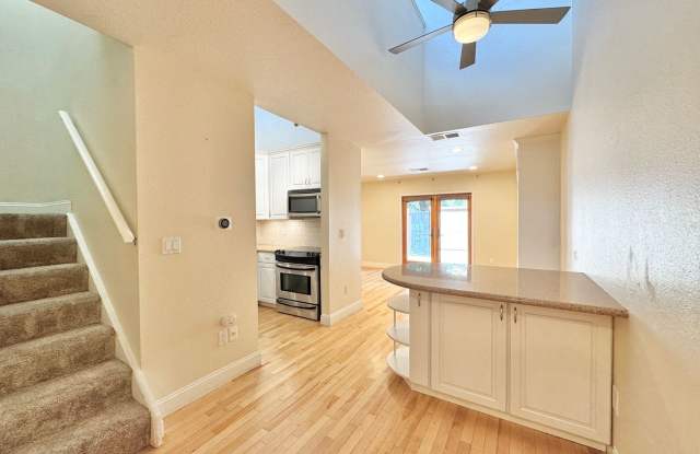 Downtown/Midtown/ R Street Corridor - Condo Across from Roosevelt Park! 966 Q Street