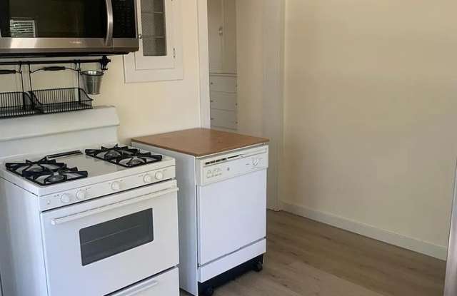 7100 Mariposa Avenue