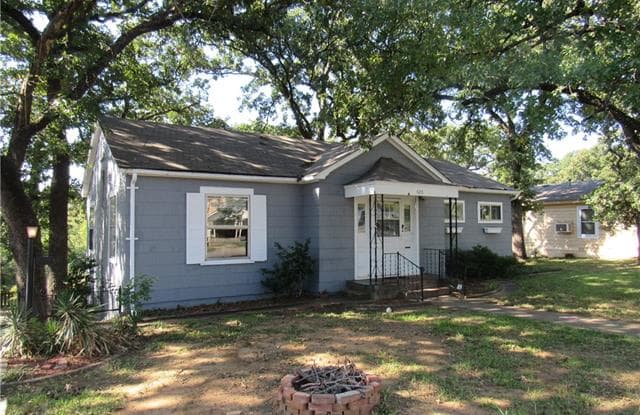 426 E Hull - 426 East Hull Street, Denison, TX 75021