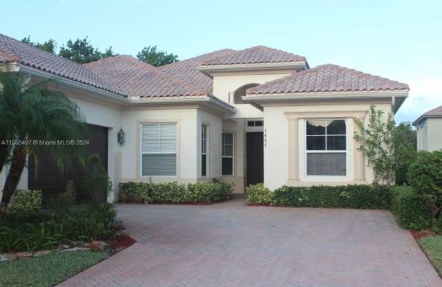 7467 NW 114th Ter