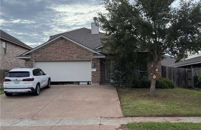 903 Emerald Dove Avenue