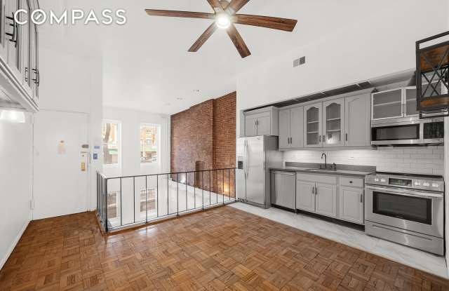 Photo of 862 West End Avenue