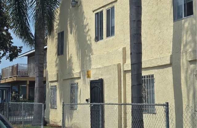 1777 Cerritos Avenue