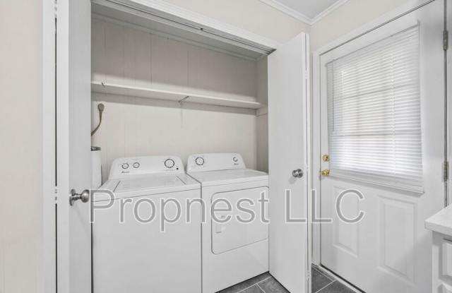 2032 N Gregg Ave Unit-B