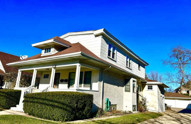 Photo of 461 N Northwest Highway unit: 2