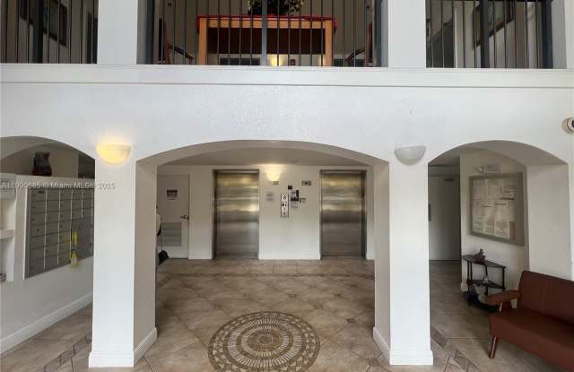 9340 Fontainebleau Blvd