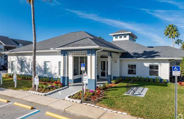Summer Lake Villas
