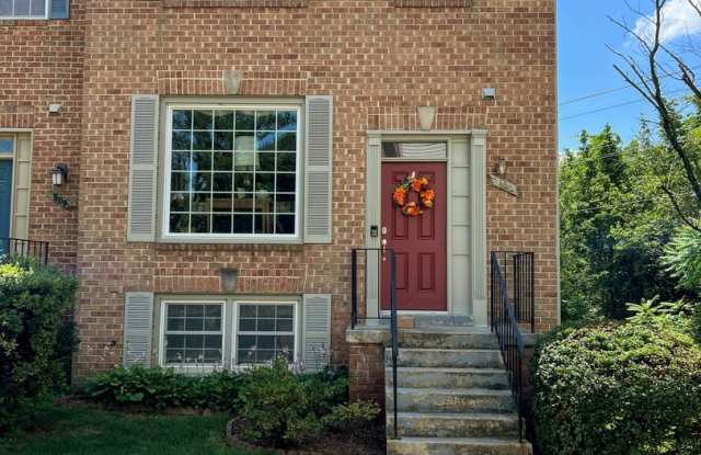 One Bedroom Apartment - 511 Davis Avenue Southwest, Leesburg, VA 20175