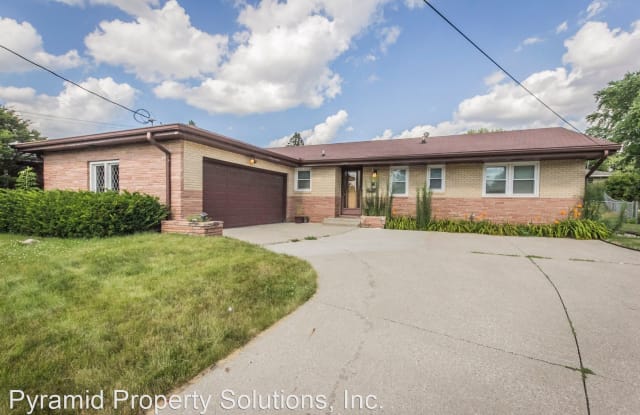 2243 Monterey Dr - 2243 Monterey Drive, Windsor Heights, IA 50324