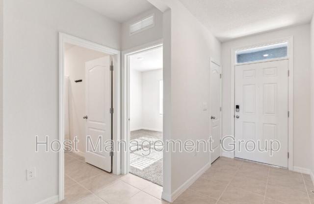 2270 Lake Preserve Cir