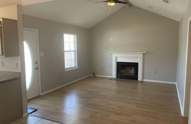 1723 James Buchanan Dr