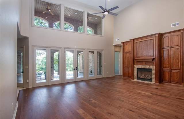 10111 Bluffview Circle