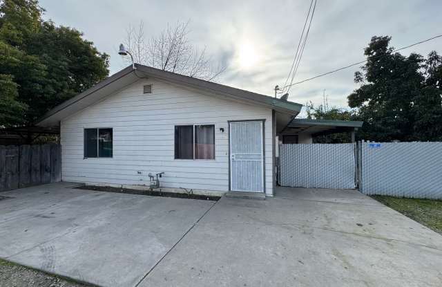 Comfortable 2-Bedroom Home in a Prime Reedley Location!